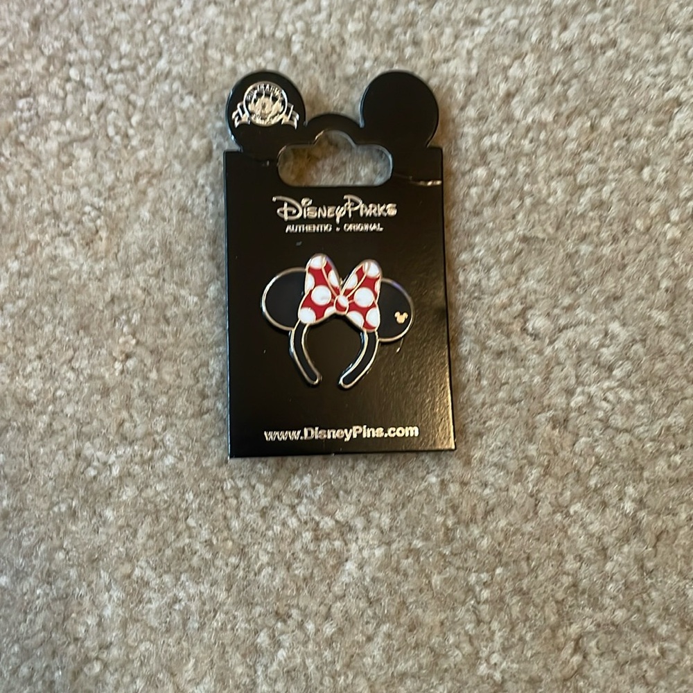 NWT Disney Parks - "Minnie Mouse Headband” Pin